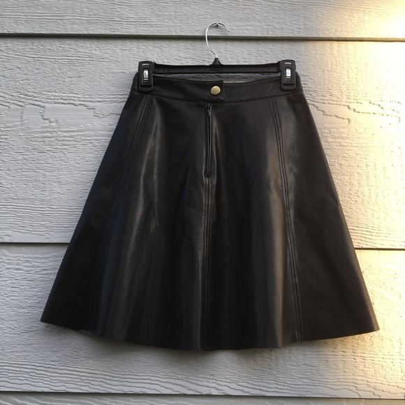 Mini Black Skirt - Picture 2 of 2
